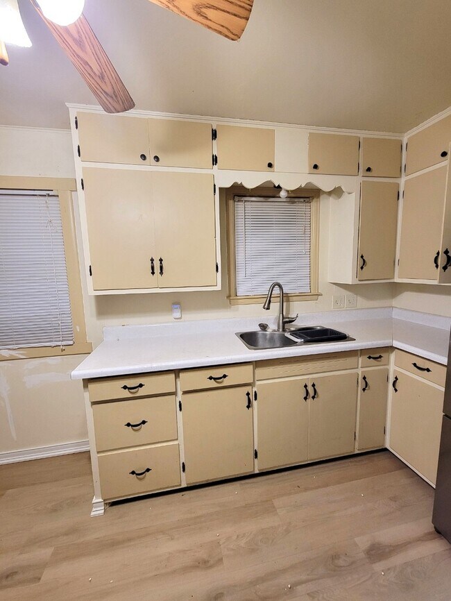 Photo - 1408 Torney Ave