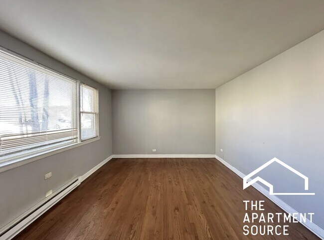 Photo - 7630 N Milwaukee Ave