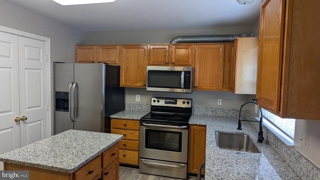 Photo - 1875 Tiger Lily Cir