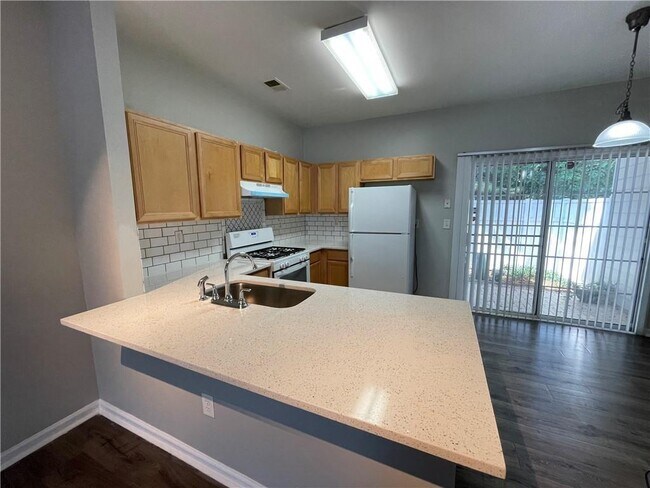 Photo - 3322 Hidden Cove Cir NW