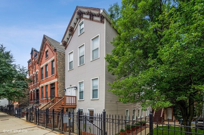 Photo - 1426 N Greenview Ave Unit #  01