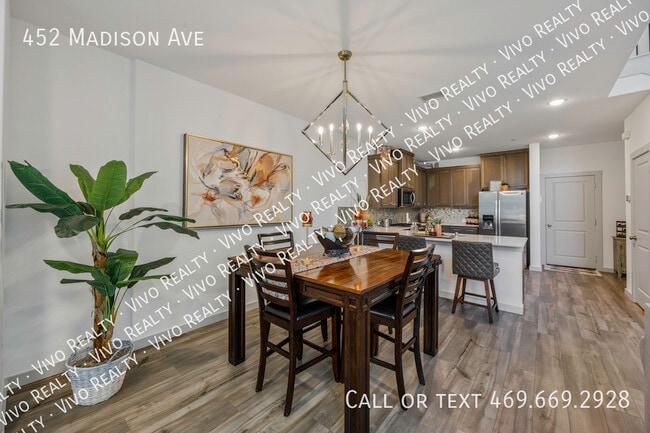 Photo - 452 Madison Ave