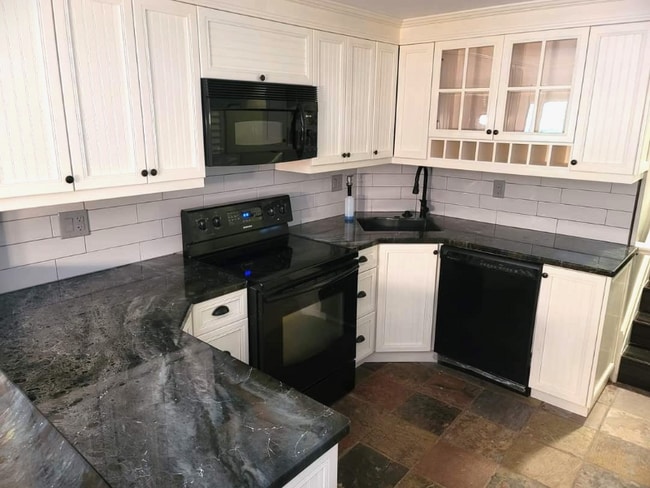 Photo - 3104 21st St W