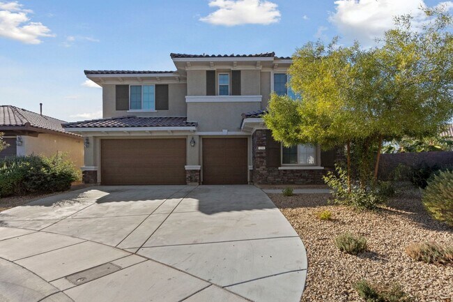Building Photo - Luxury Living in Henderson's Tuscany: Spacious 4 Bedroom Home with Expansive Yard & More!