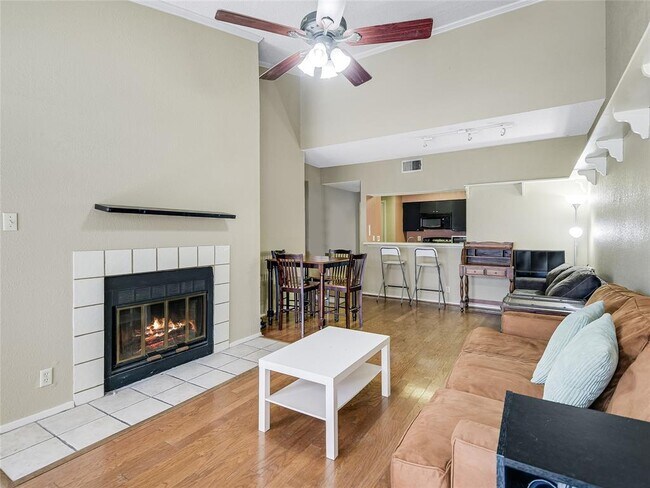 Photo - 807 W 25th St Unidad 203