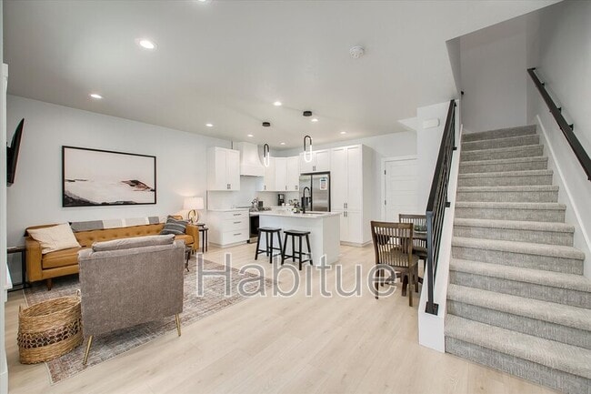 Photo - 2940 Davis St