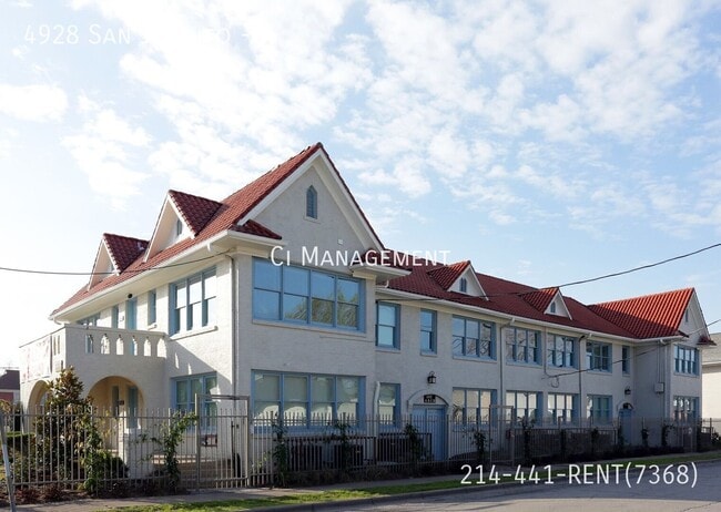 Building Photo - 4928 San Jacinto St Unit A