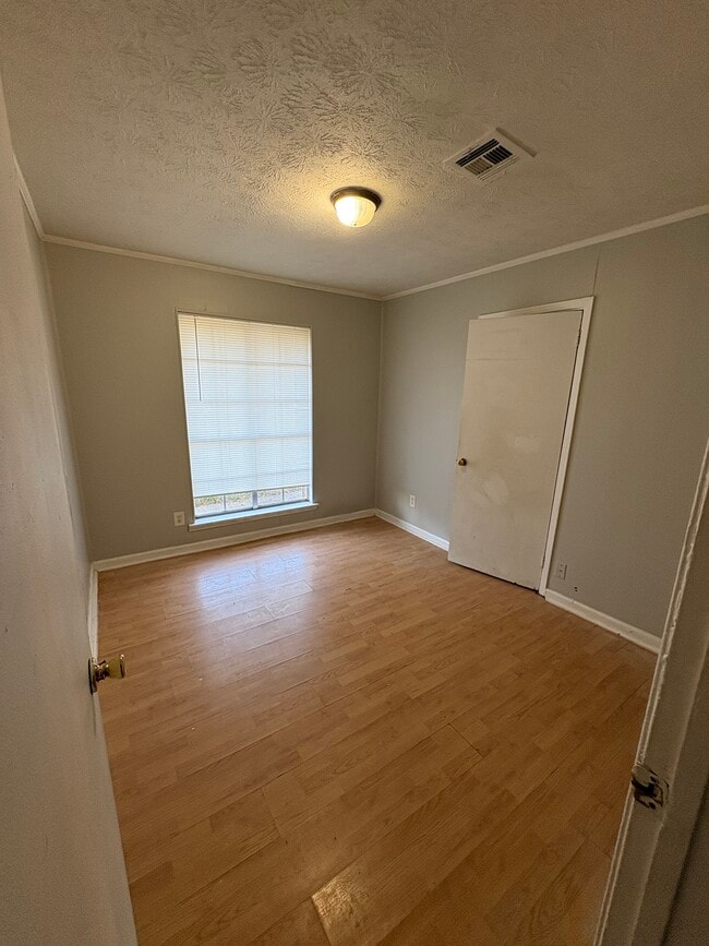 Photo - 1542 Midway St