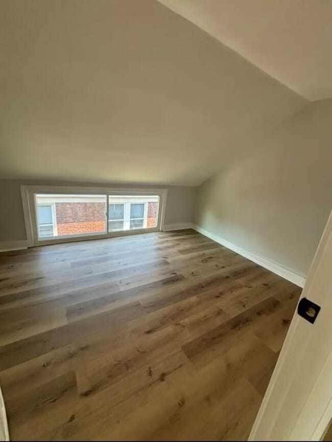 Photo - 2752 Enslin St