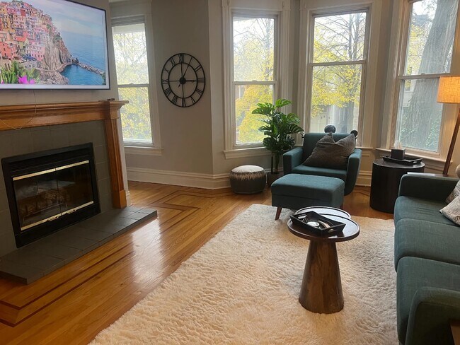 Photo - 1217 W George St Unidad 2F