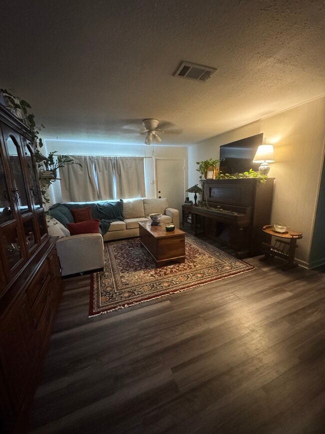 307 Alice Dr