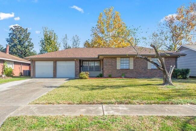 Building Photo - 821 Mark St