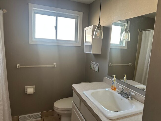 45 Lemans Dr Unidad Lower unit