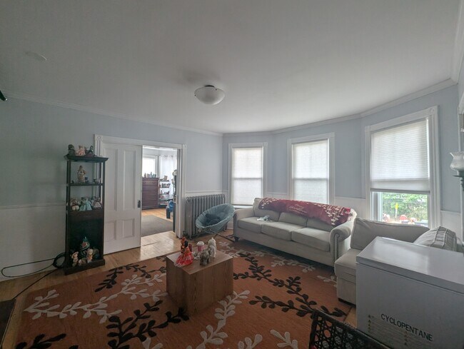 593 Washington Ave Unit 2