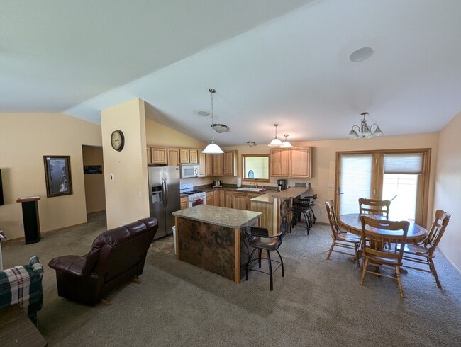 Building Photo - 145 Forest Grove Lane