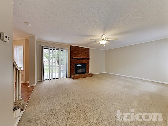 Photo - 2820 Royal Ridge Ln