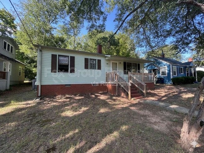 Building Photo - 526 Hickory Ave