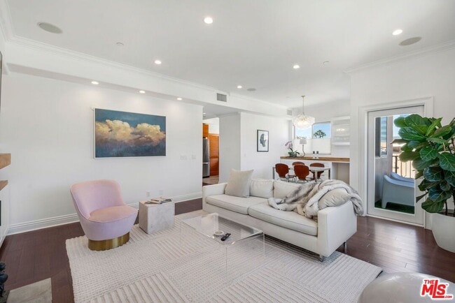 Photo - 1316 Amherst Ave Unit 402