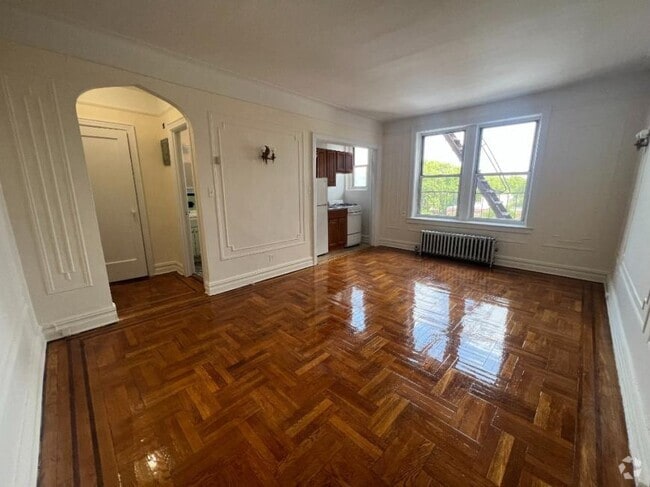 Building Photo - 0 bedroom in SUNNYSIDE NY 11104 Unit 6D Rental
