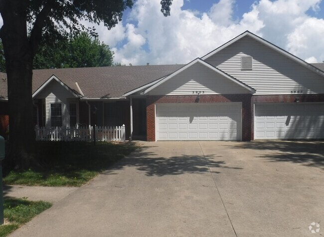Building Photo - 3903 Williamsbrook Dr Unit 3903 Rental