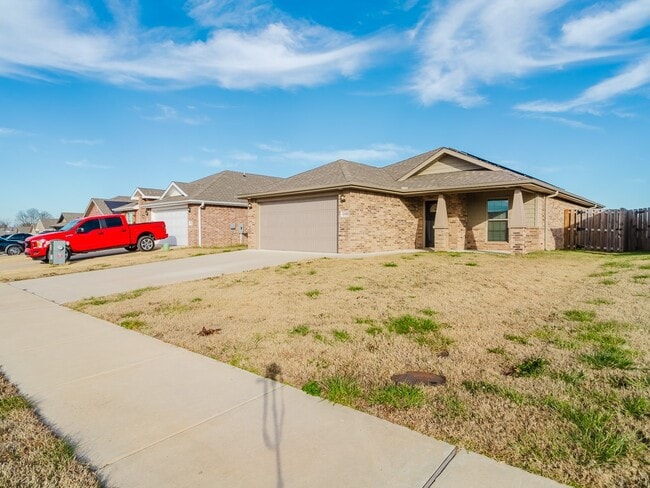 Photo - 6100 NW Silas St