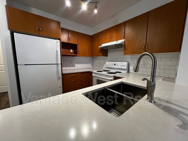 Photo - 555-555 Yates Rd