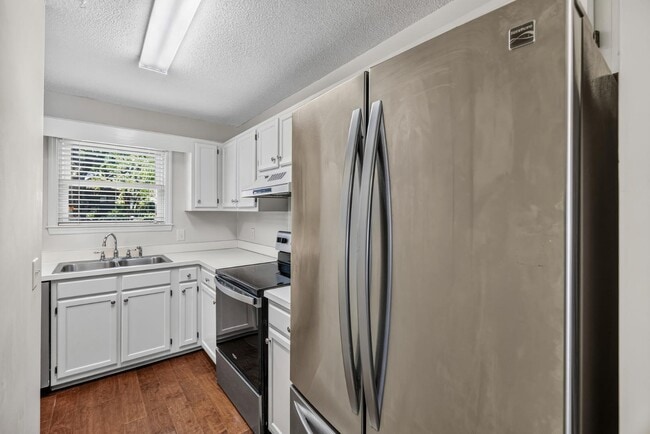 Photo - 850 Colony Dr