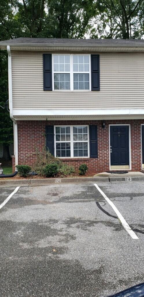 Building Photo - 121 Point Pl Dr
