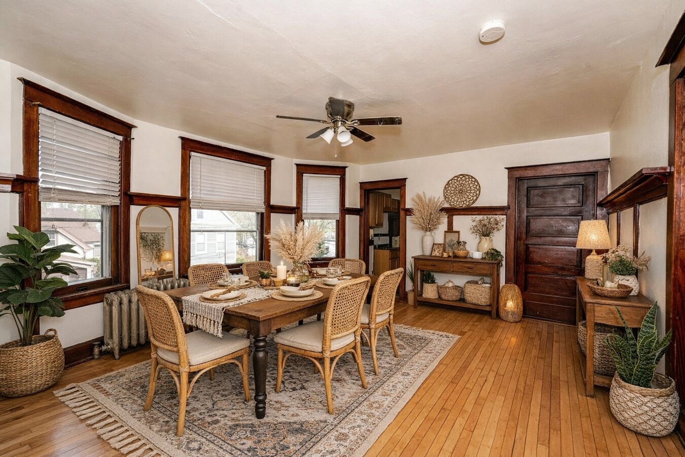 Photo - 1825 N Astor St Unit Upper