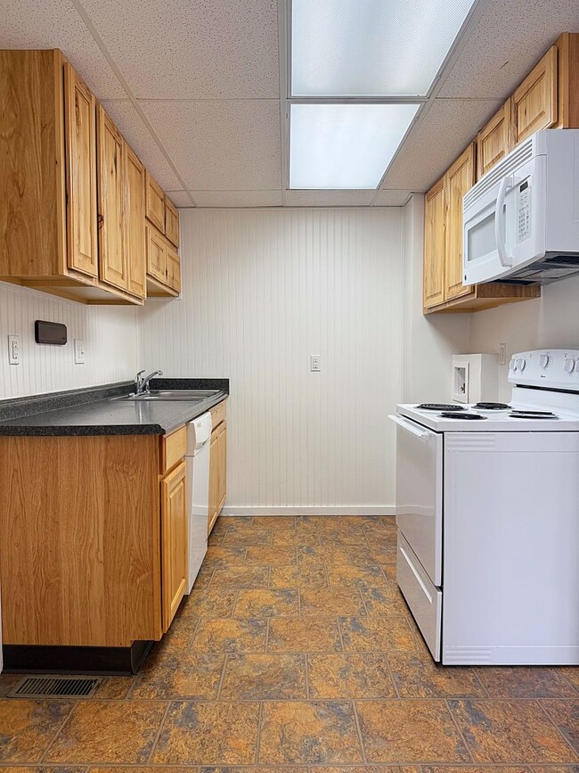 1701 W. Kiowa-