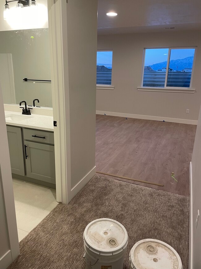 Photo - 176 W Hayata Ln