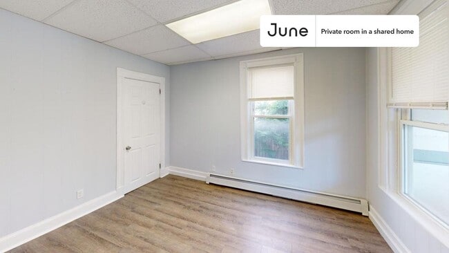 Photo - Room in Shared 3 bed/1 bath home Unidad A