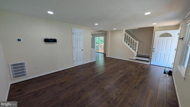 Photo - 5813 Shana Pl