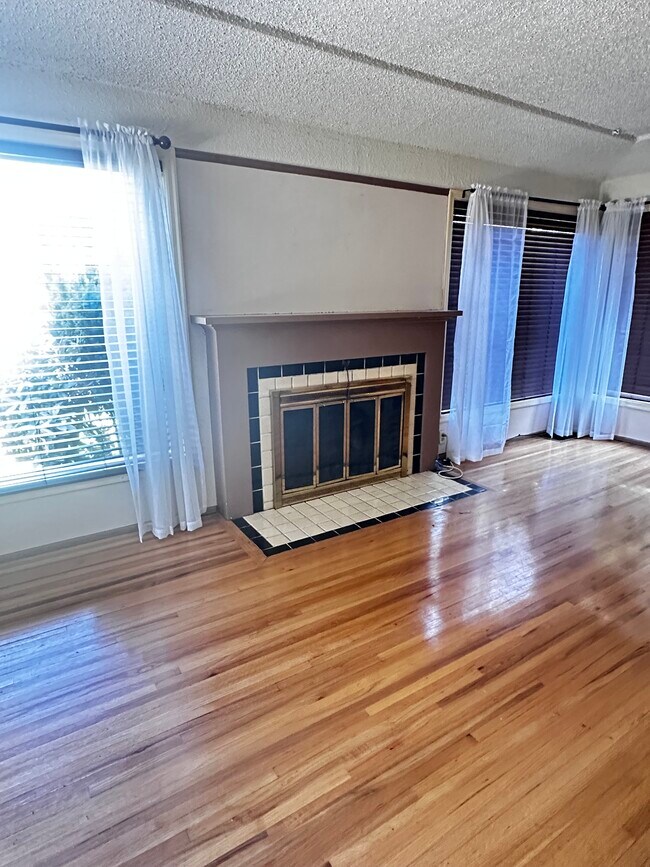 Photo - 609 NW 41st St