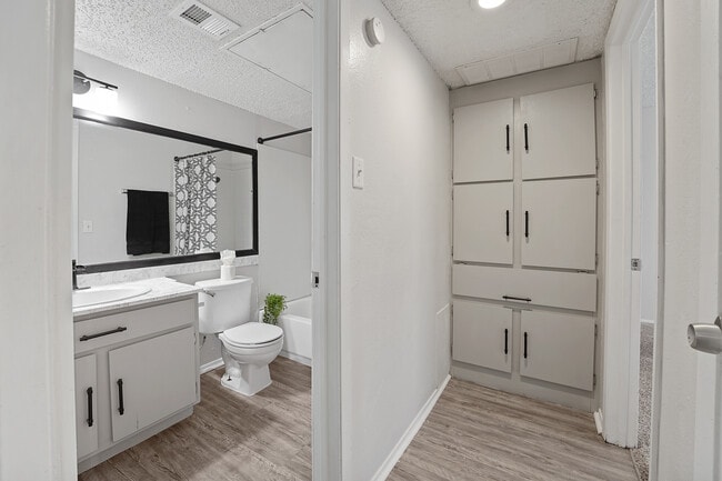 Olivo Square Apartments