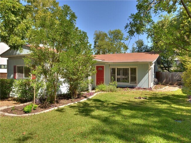 Photo - 208 Braeswood Rd