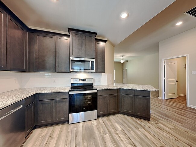 Photo - 353 Lowery Oaks Trl