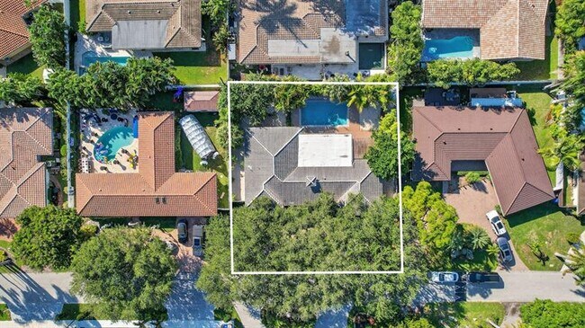 Photo - 2740 NE 34th St