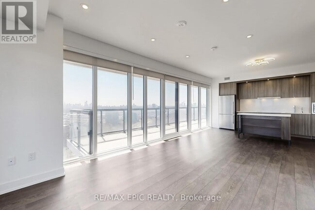 Photo - 30 Inn On The Pk Dr Unit 2809