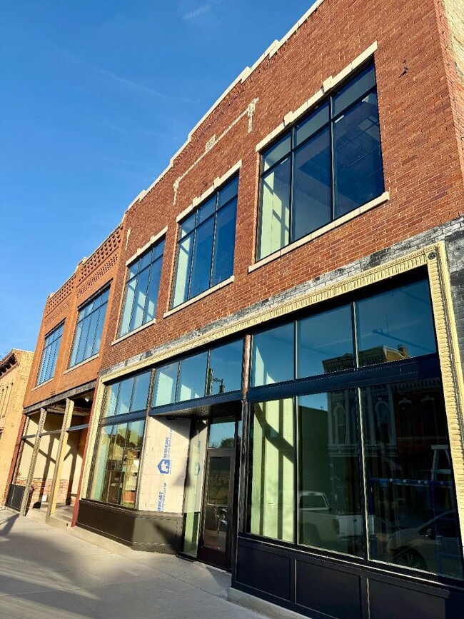 Photo - 309 N 6th St