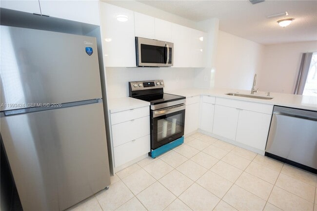 Photo - 719 NW 208th Way