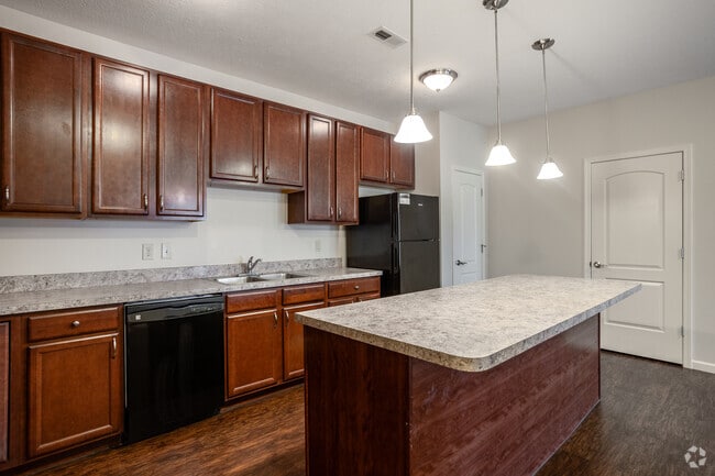 3 Br, 2 Ba - 1494 SF - Winchester Village Apartments