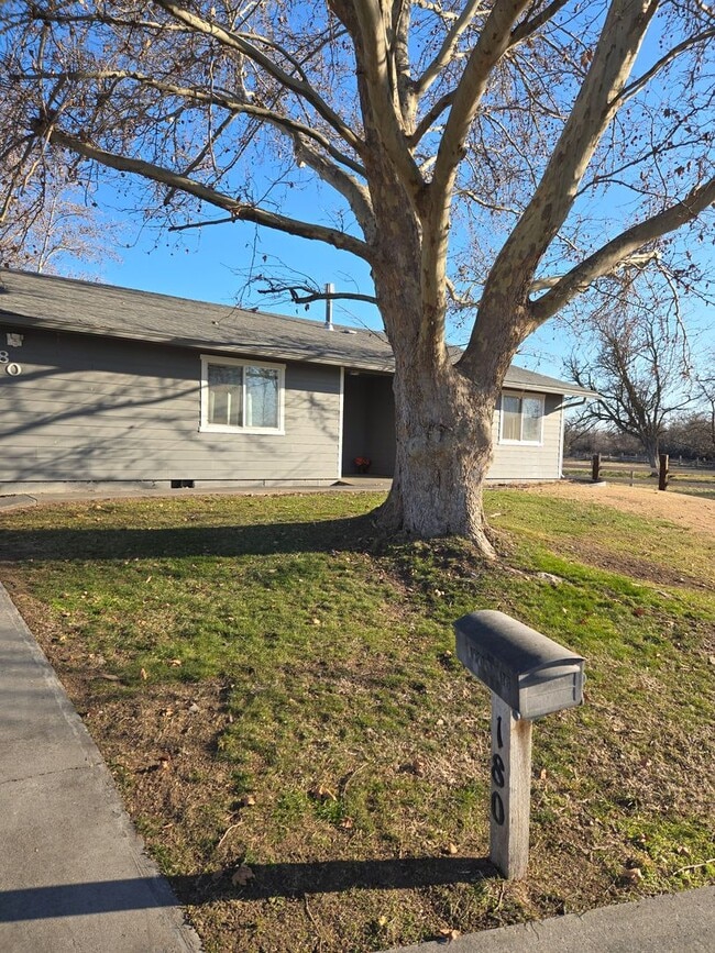 Photo - Beautiful Hermiston Home offers a perfect balance of comfort and convenience