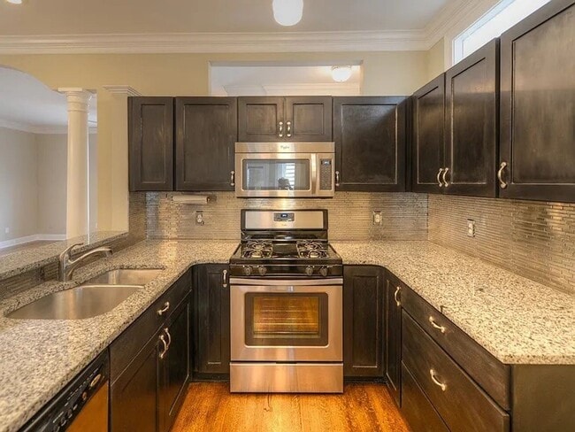 Photo - Harbor Town Home with Mother-In-Law Suite! All Major Appliances Included! Pets are welcome with o...