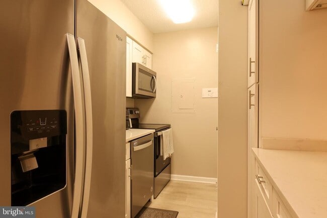 Photo - 1808 Old Meadow Rd Unit 215