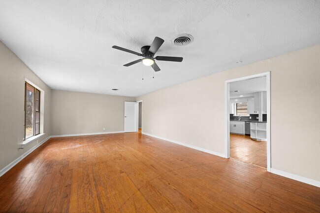 Photo - 1522 N Ross Ave