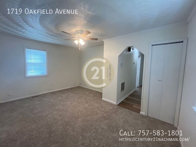 Photo - 1719 Oakfield Ave
