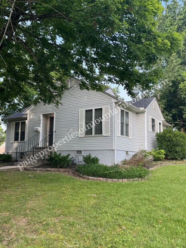 Photo - Charming 2-bedroom, 1-bath