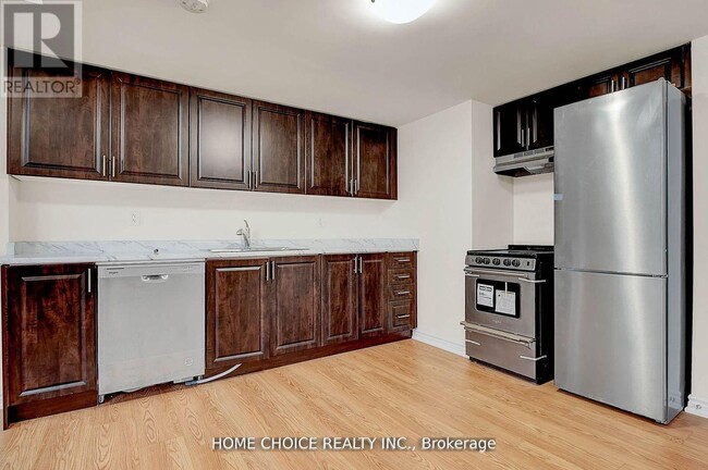 Photo - 143 Terry Fox Dr