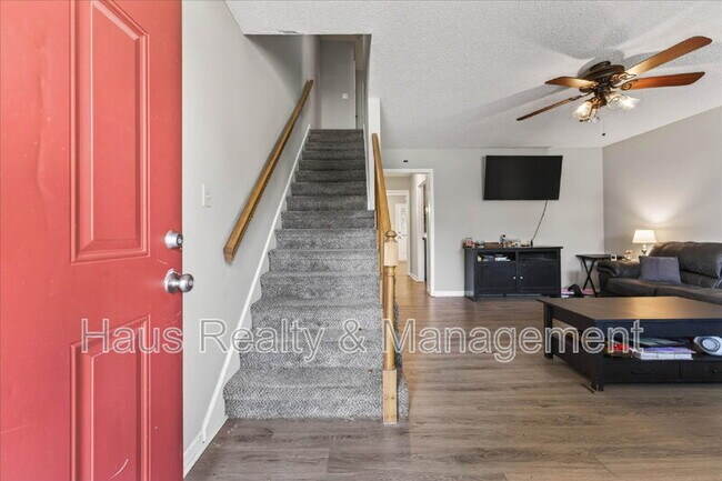 Photo - 114 Cunningham Pl